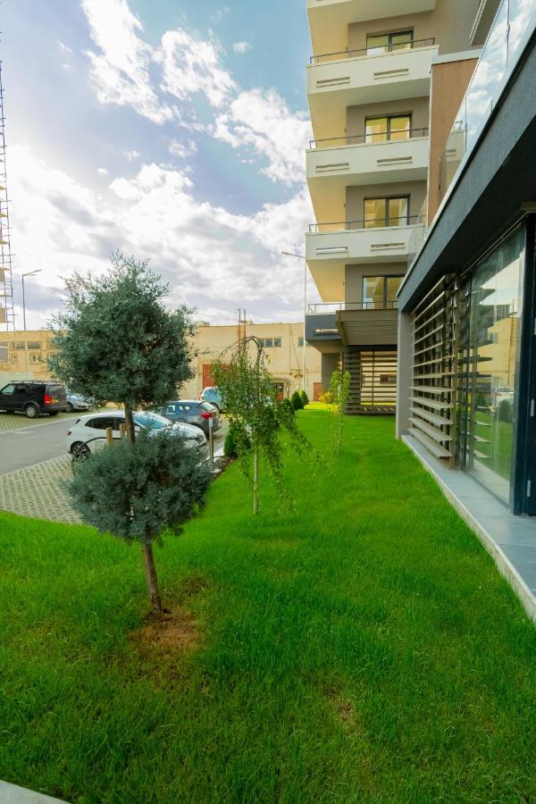 Brown Bear Apt. Boho Style Bedroom W/ City View & Free Parking Braşov Exteriör bild