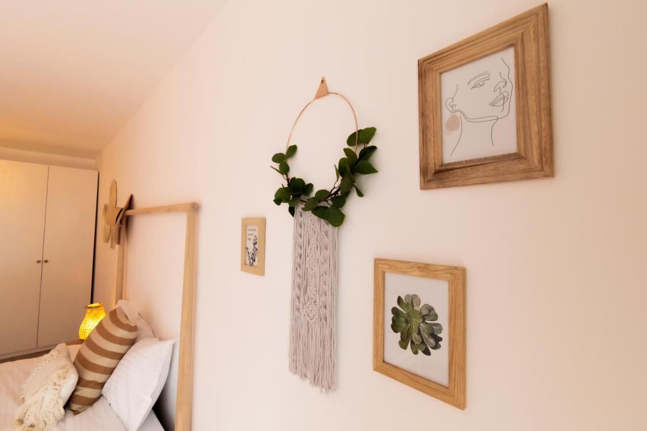 Brown Bear Apt. Boho Style Bedroom W/ City View & Free Parking Braşov Exteriör bild
